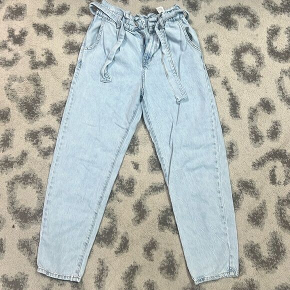 Zara Size 2 Jean - Light Jean Cropped at Ankle - Jean Belt, Stretch Top - Picture 1 of 4